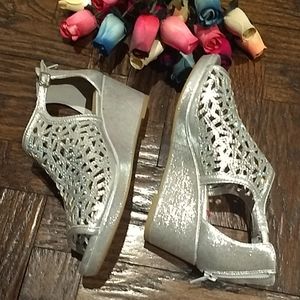 FINALPRICE 🔥Beauty 💎New GB Girl's  wedges metallic shoes